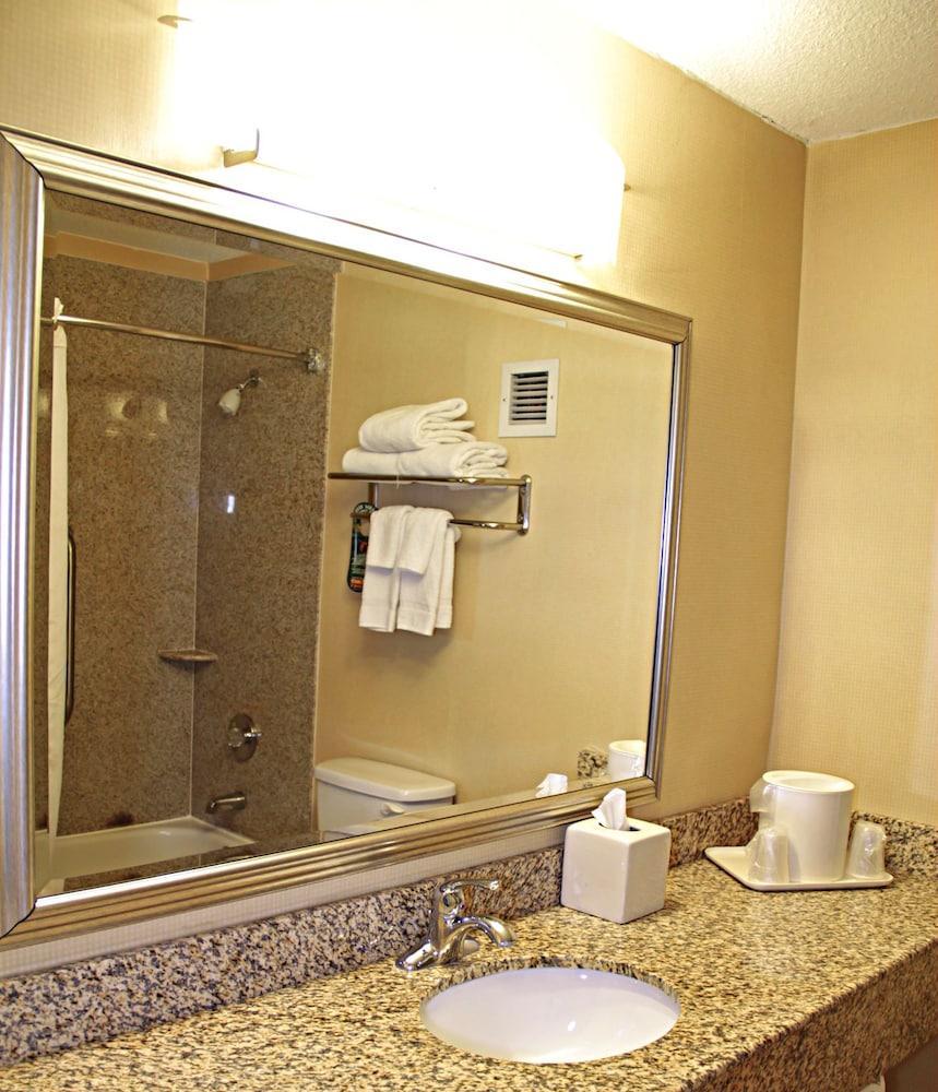 Comfort Inn & Suites Airport Syracuse Extérieur photo