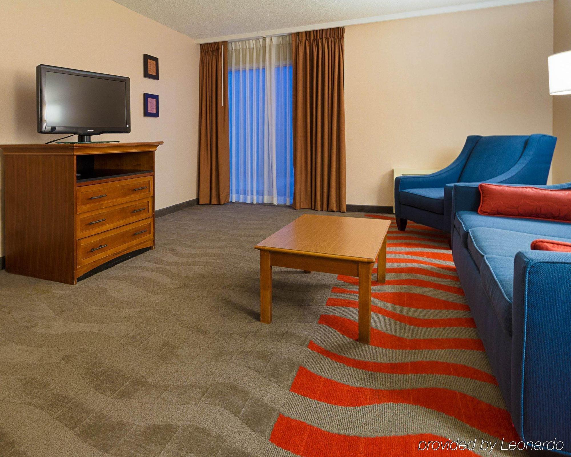 Comfort Inn & Suites Airport Syracuse Extérieur photo