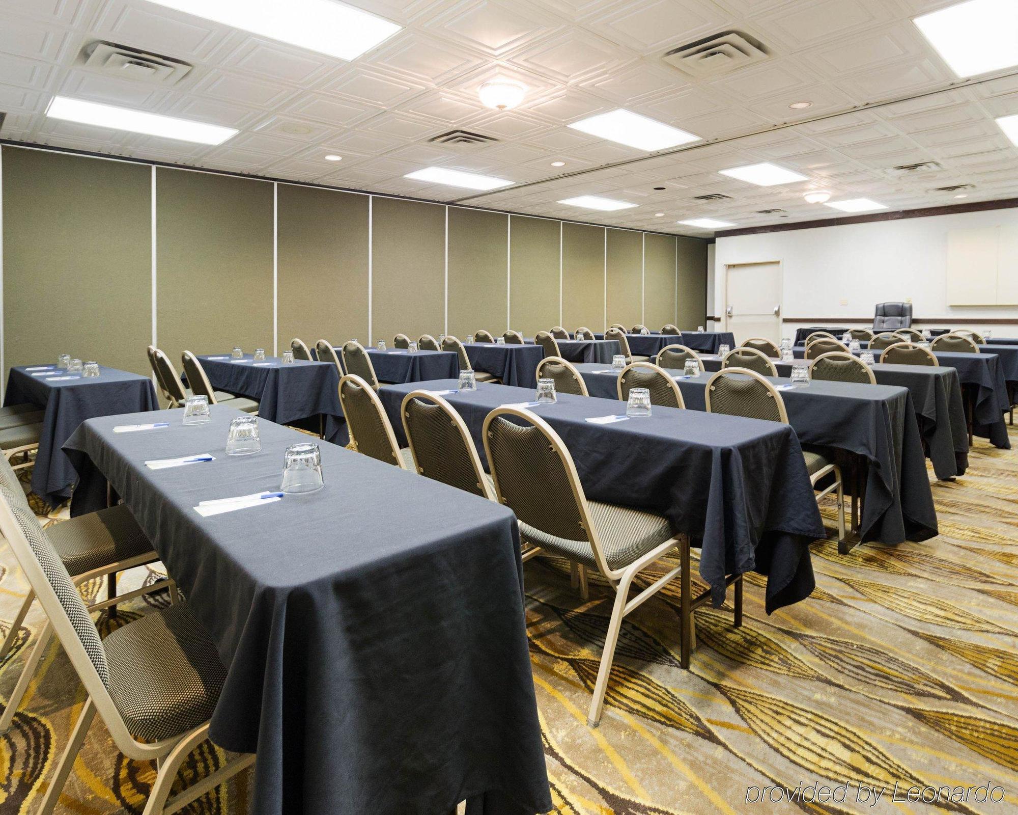 Comfort Inn & Suites Airport Syracuse Extérieur photo