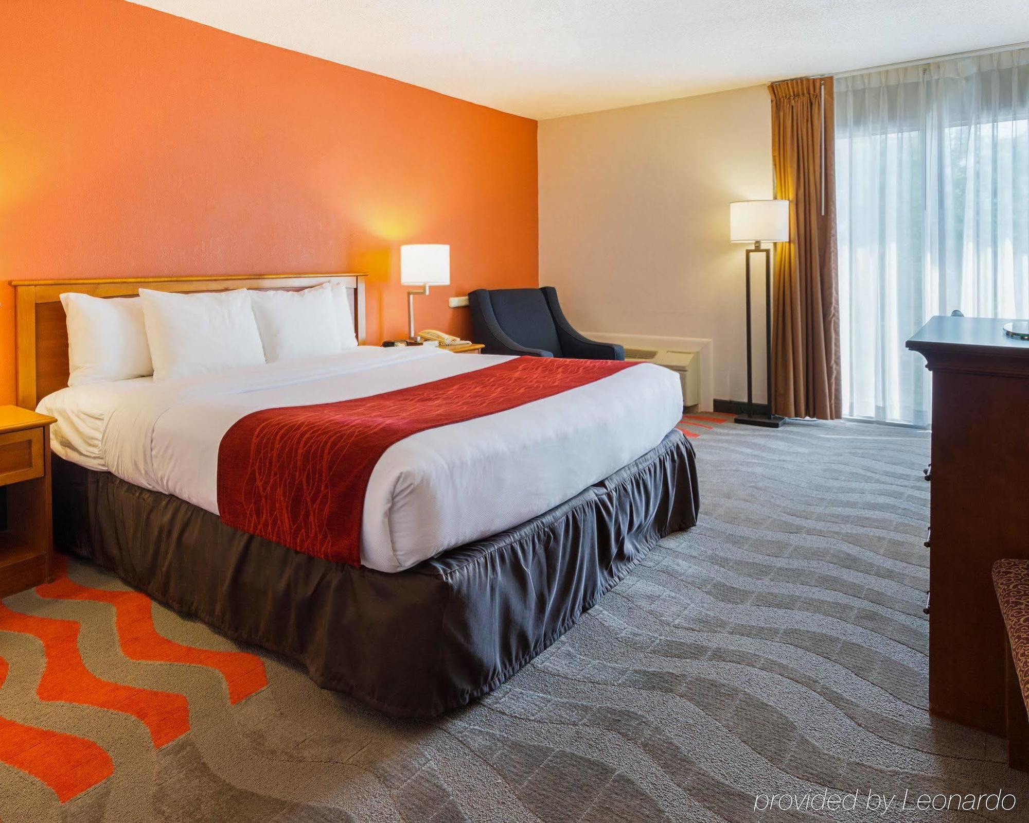 Comfort Inn & Suites Airport Syracuse Extérieur photo