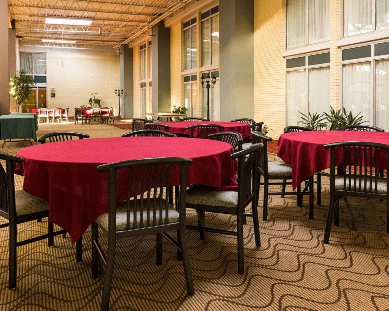 Comfort Inn & Suites Airport Syracuse Extérieur photo
