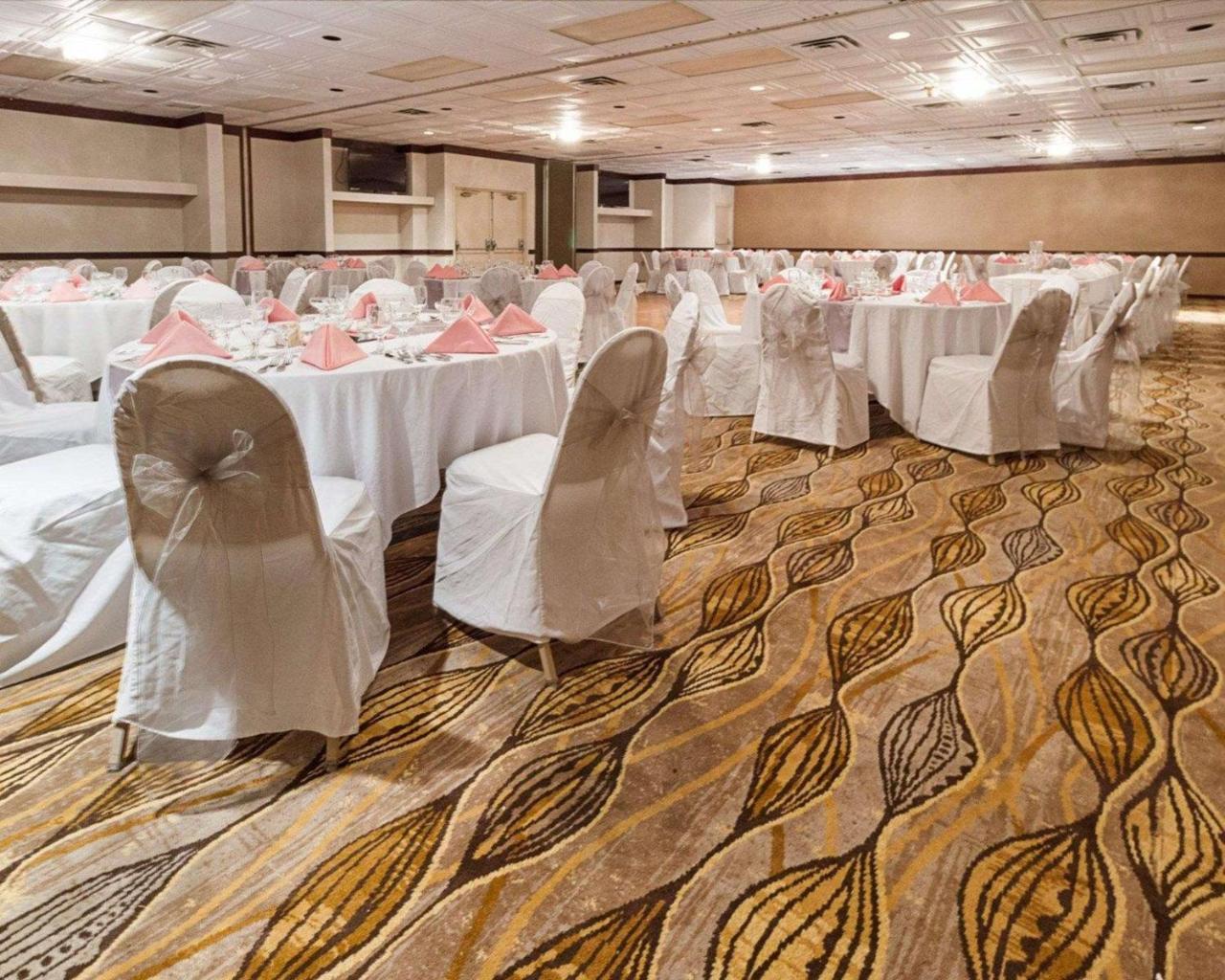 Comfort Inn & Suites Airport Syracuse Extérieur photo