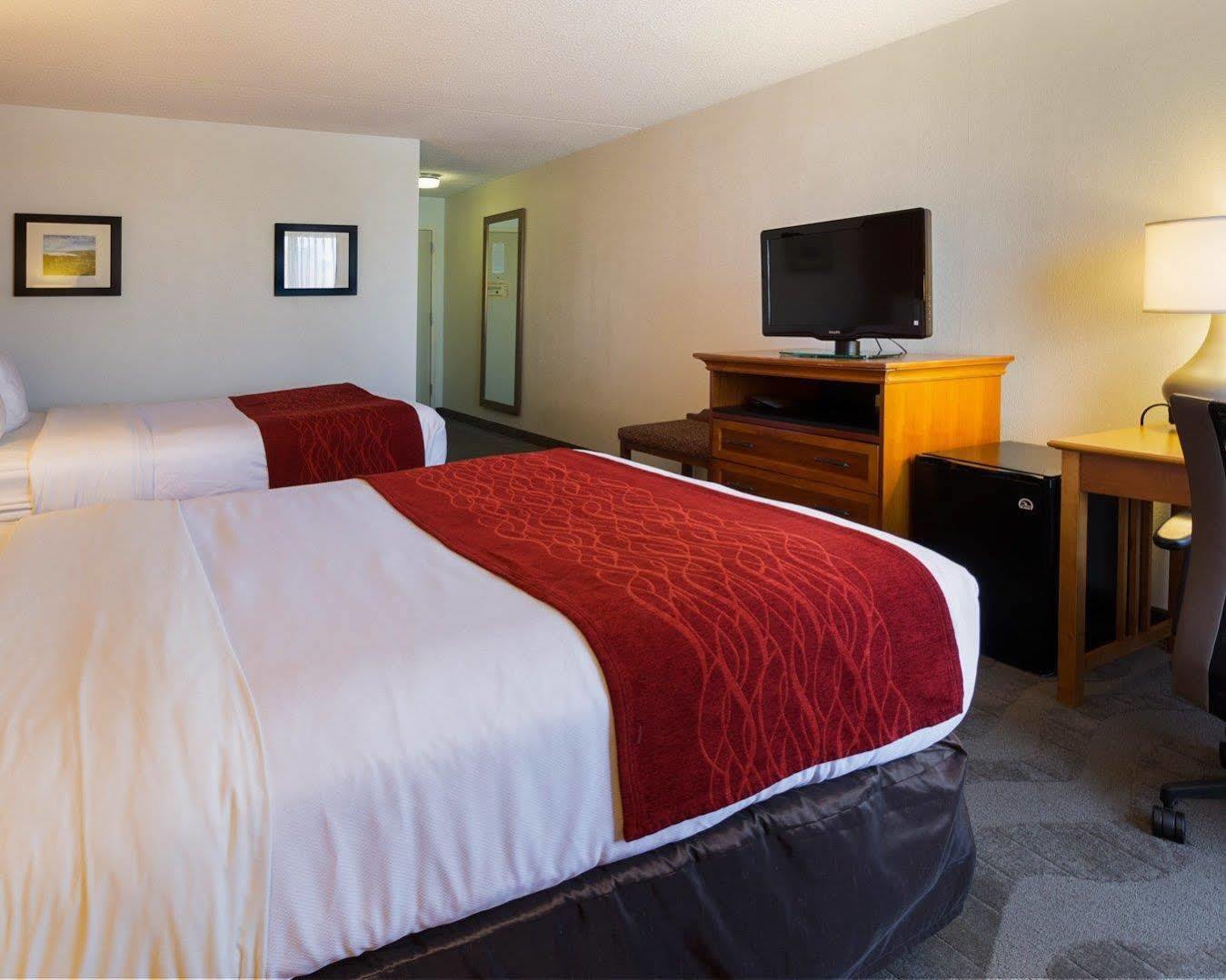 Comfort Inn & Suites Airport Syracuse Extérieur photo