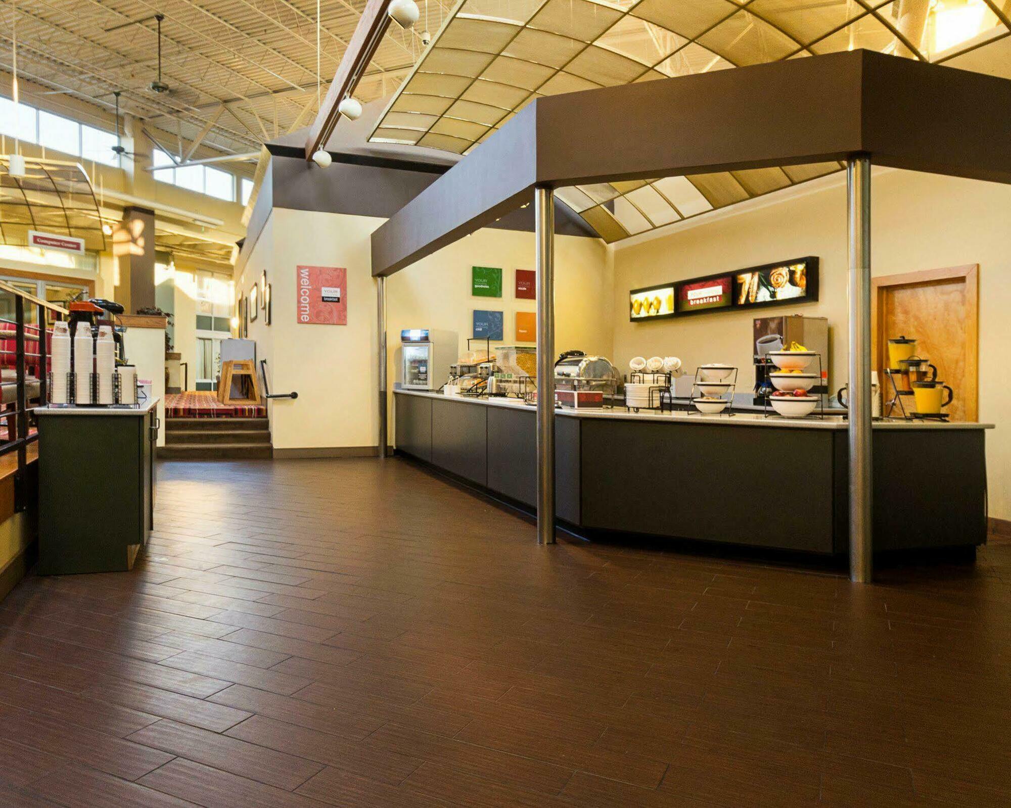 Comfort Inn & Suites Airport Syracuse Extérieur photo