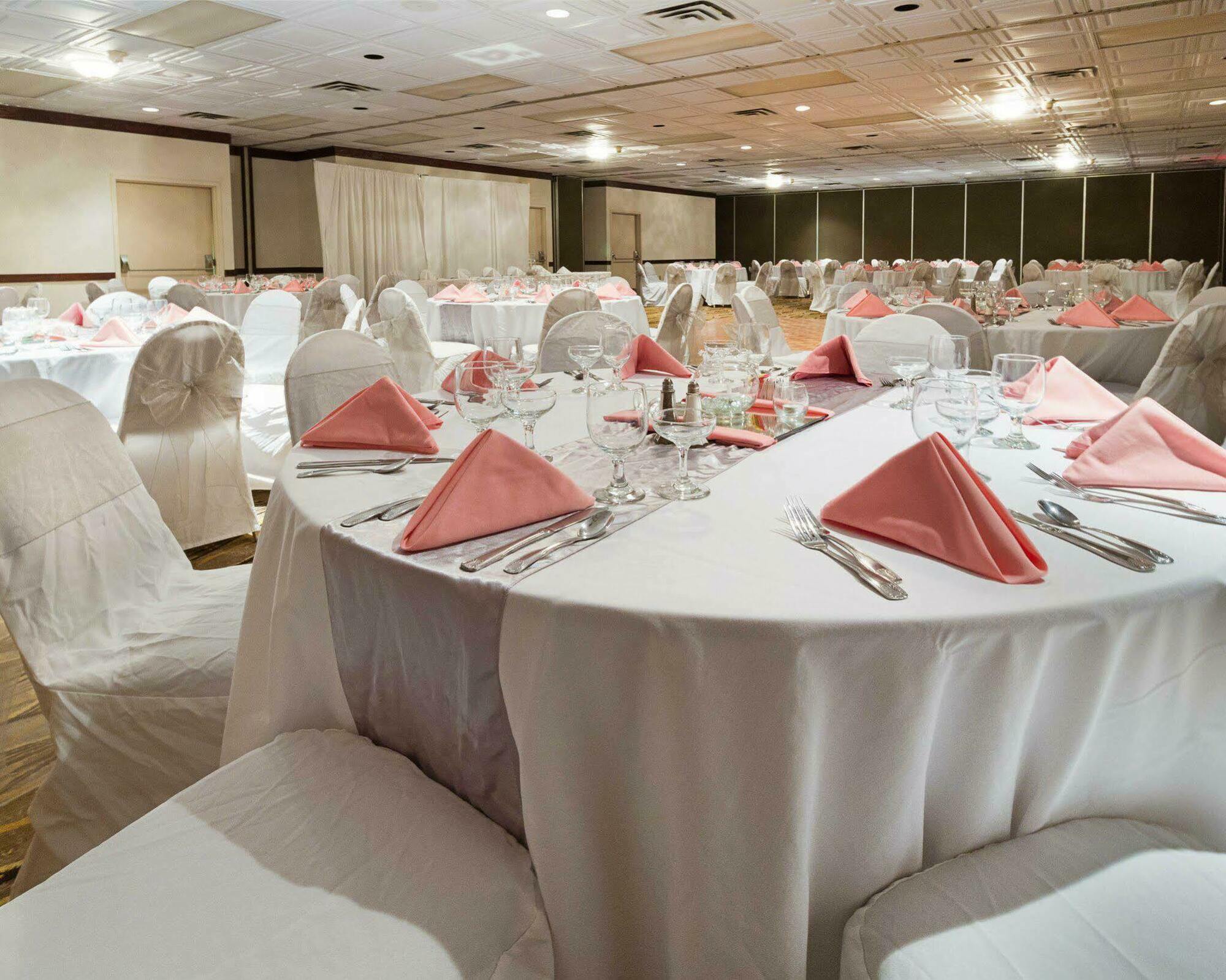 Comfort Inn & Suites Airport Syracuse Extérieur photo