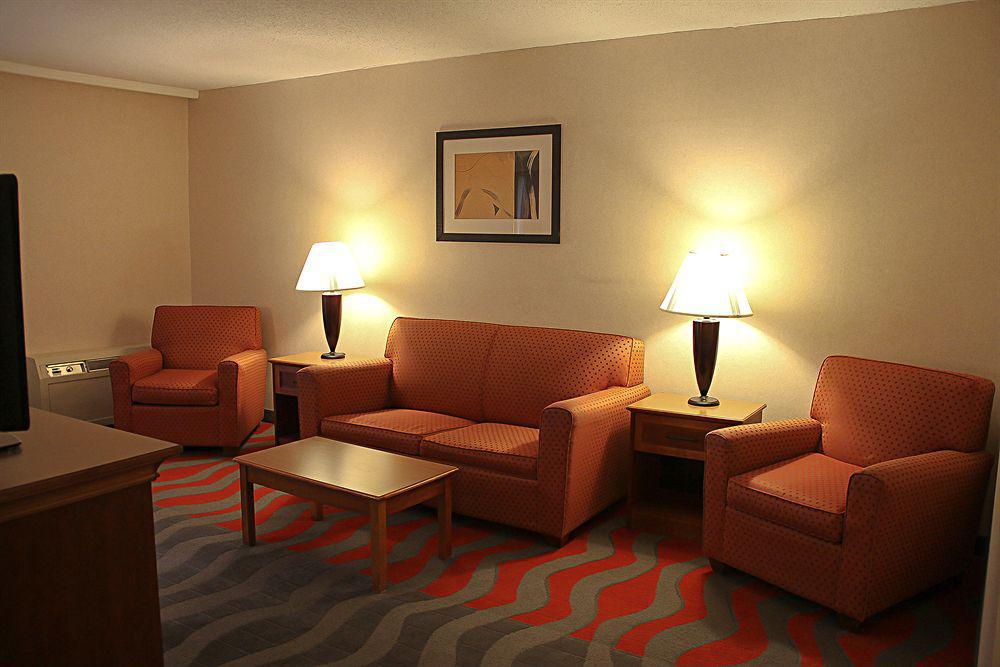Comfort Inn & Suites Airport Syracuse Extérieur photo